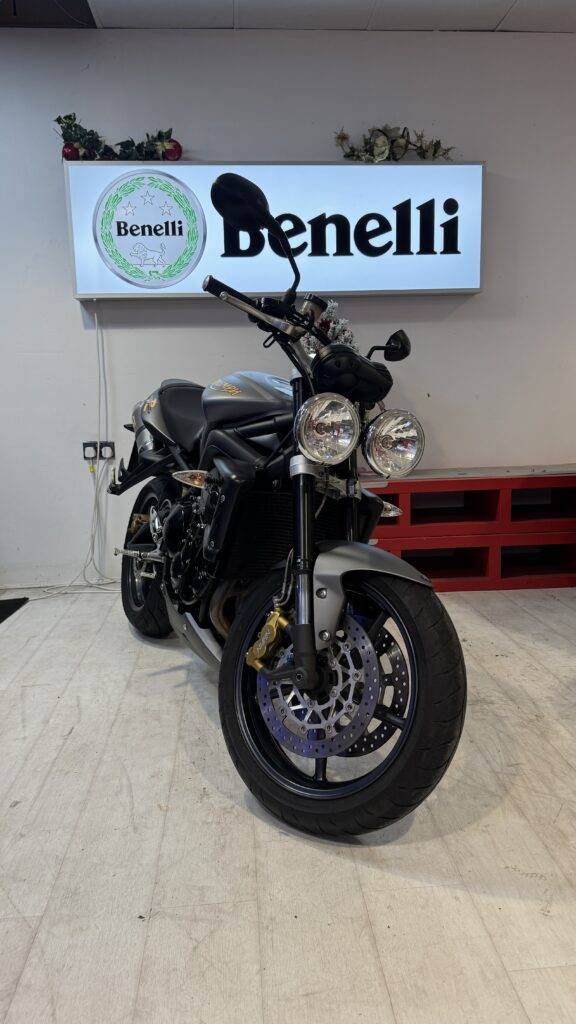 Second hand Triumph Street triple 675 for sale in Weston super mare