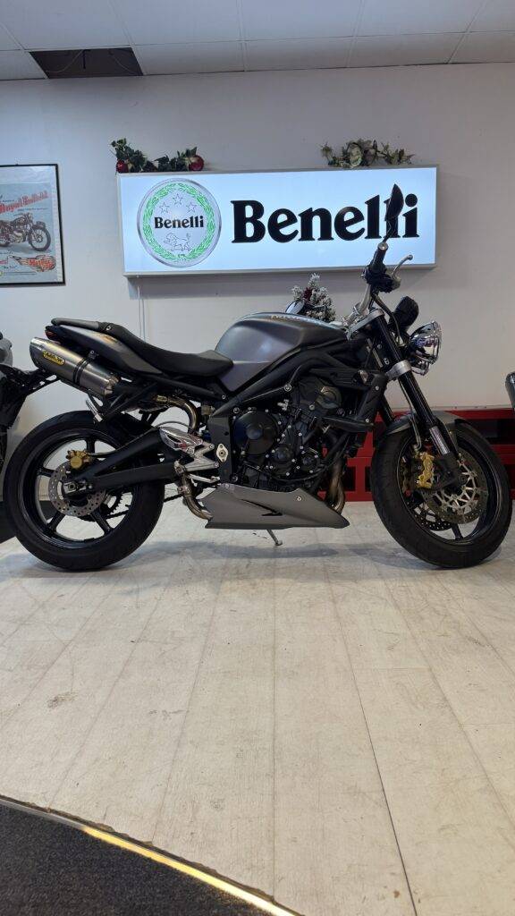 Second hand Triumph Street triple 675 for sale in Weston super mare